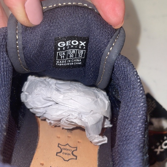 Brand New GEOX Boys Mesh Sneakers Size US 12 kids - Picture 6 of 7